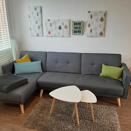 Gemuetliche Ferienwohnung, Laendlich Und Stadtnah, Ruhig Gelegen Holiday home