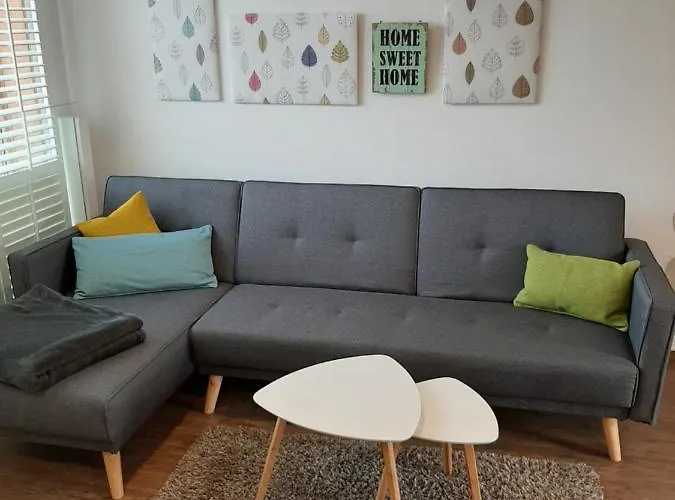 Gemuetliche Ferienwohnung, Laendlich Und Stadtnah, Ruhig Gelegen Holiday home